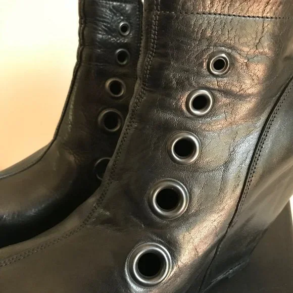 Rick Owens 'Spike' bootie with grommets - Picture 9 of 16